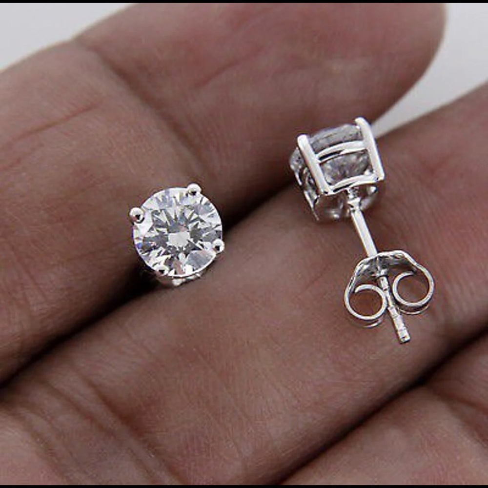 18K White Gold Cz Diamond Stud Earrings